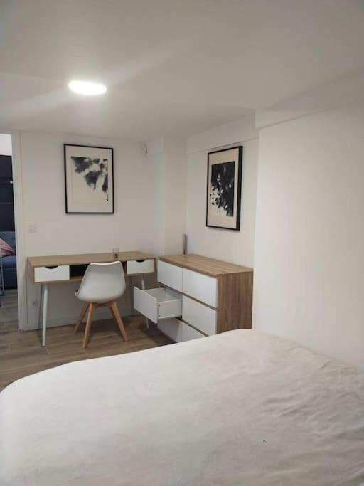 2 Piece Avec Terrasse Ensoleille Apartment Suresnes Ngoại thất bức ảnh